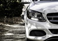 Oklejanie samochodów folią: porady jak przygotować auto, dobrać folię i uniknąć błędów przy aplikacji oraz pielęgnacji Oklejanie samochodów folią: porady jak przygotować auto, dobrać folię i uniknąć błędów przy aplikacji oraz pielęgnacji